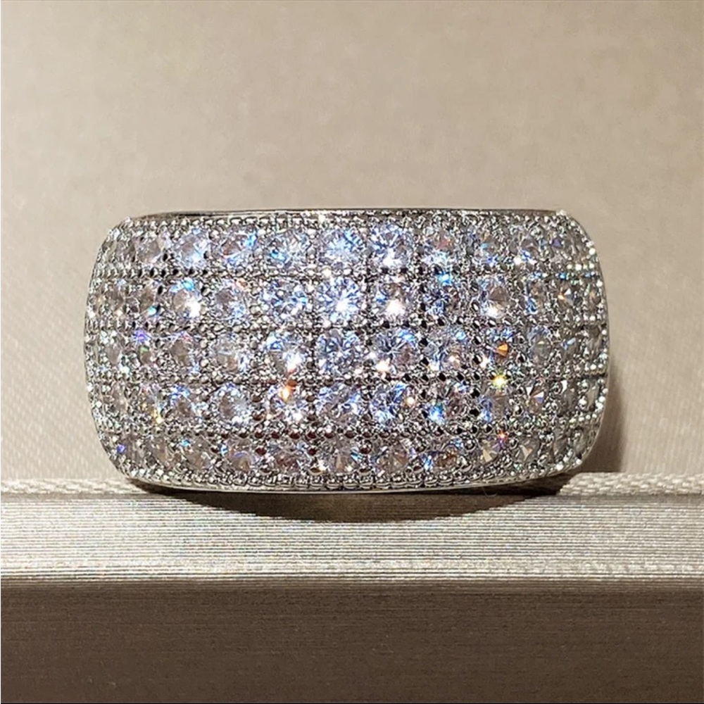 New 925 Silver Shine Luxury Wedding Ceremony Diamond Ring 💍 - Picture 2 of 6